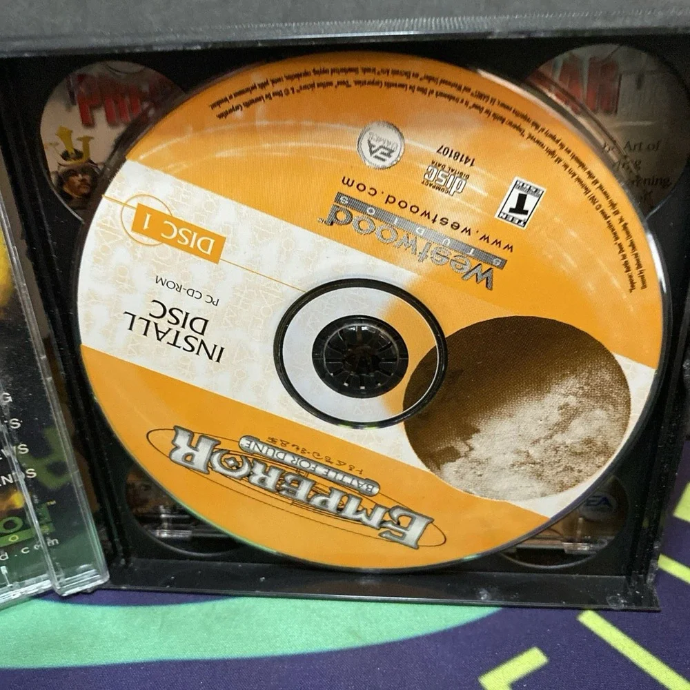 ⭐️⭐️⭐️⭐️⭐️ PC CD-ROM Game - Emperor Battle For Dune - 4 Disc Set *Case Damage*